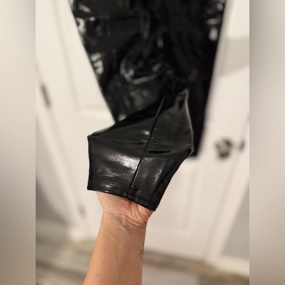 SPANX faux patent leather leggings, black, size L - Picture 4 of 9